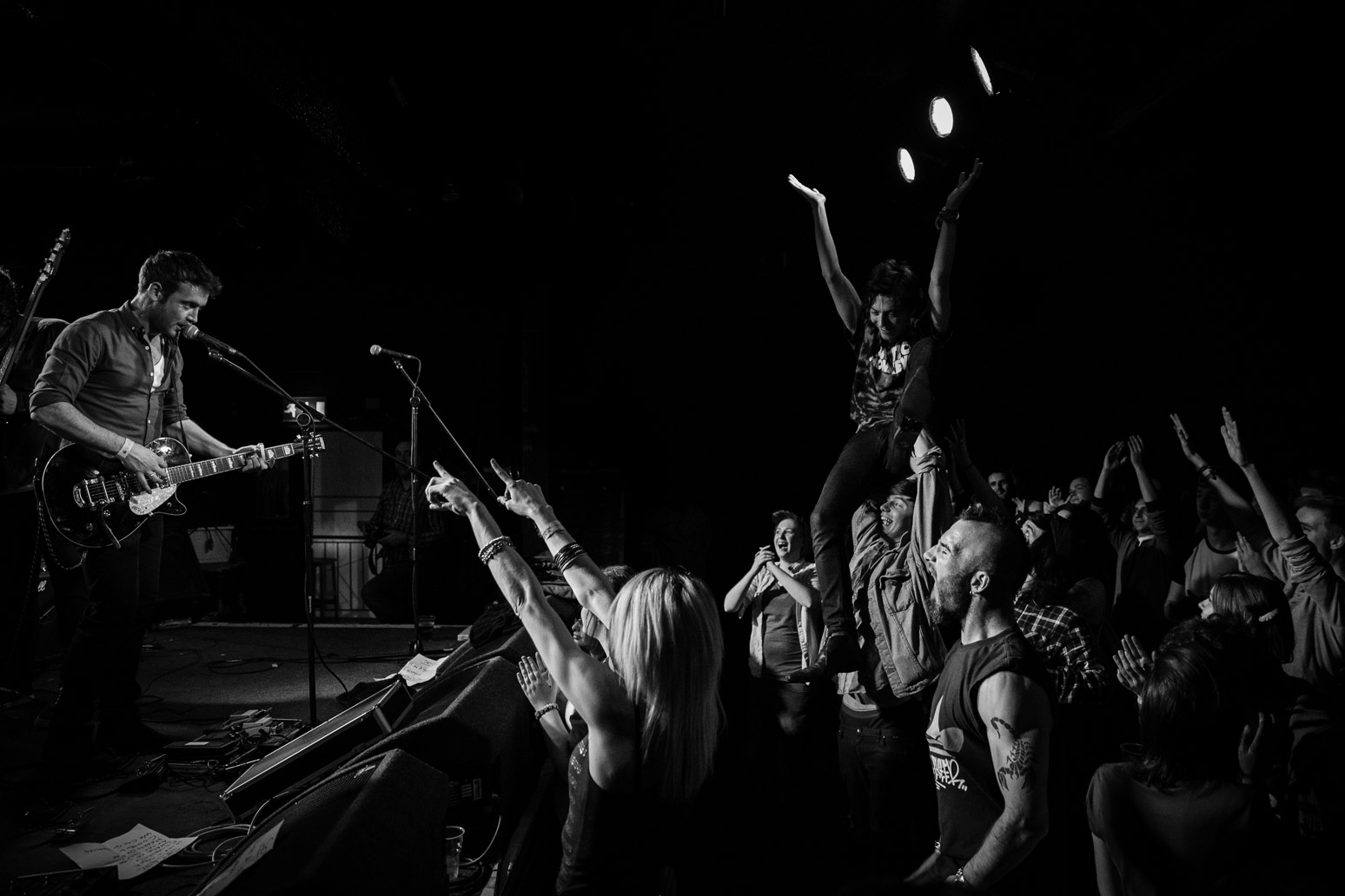 Event photography - The Reveurs live at Manchester Academy black & white
