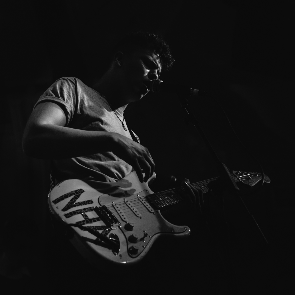 Event photography - Isaac Taylor of No Hot Ashes, The Deaf Institute, Manchester black white