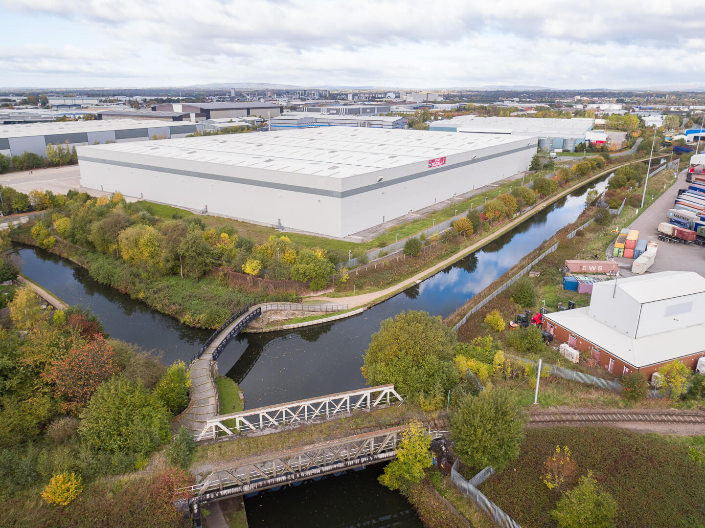 Aerial drone photography - Electric Park distribution unit, Manchester for TMT Group - Midi Photography