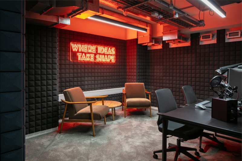The podcast room within Beton, Barbican, London. Spacemade's new coworking space - Interior photography by Midi Photography