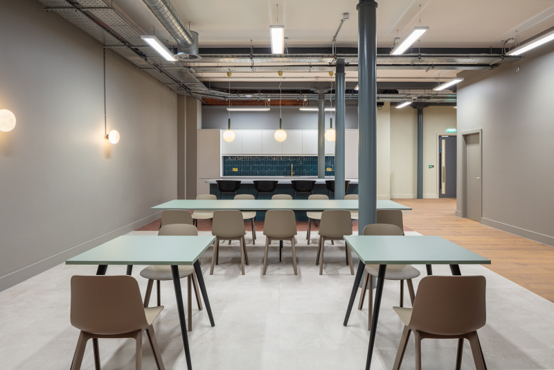 A newly refurbished break-out space within an office at Freetrade, Manchester - Midi Photography
